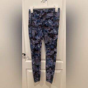 Lululemon Leggings, size 6, 28”